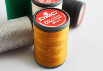 Dmc 1004 - fil polyester tous textiles 500m – boîte de 5 bobines